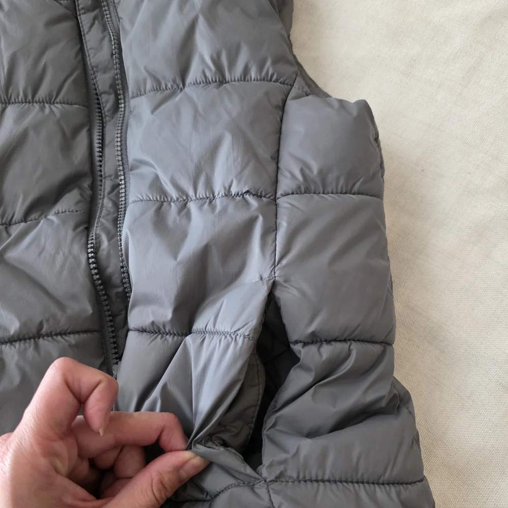 Old Navy Kids‎ water-resistant, quilted puffer vest gray Pockets Zip Up  Sz M